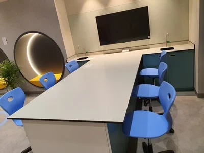 Learning laboratory furniture with TRESPA top